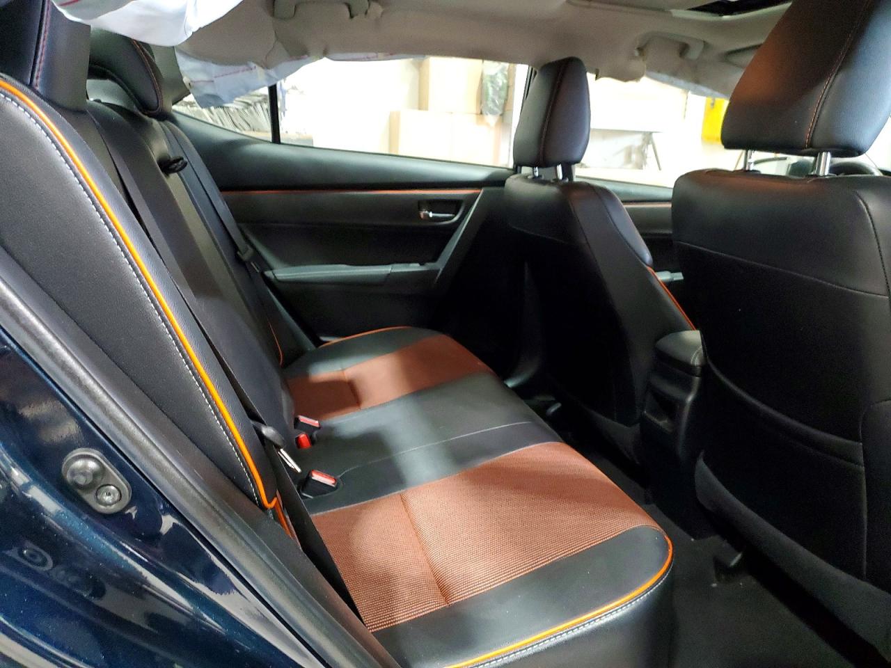 2018 TOYOTA COROLLA photo 10