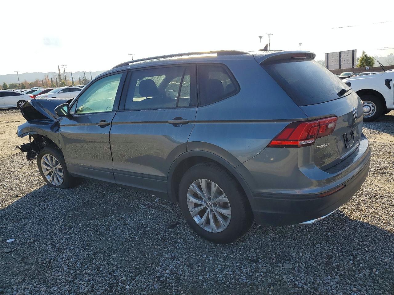 2020 VOLKSWAGEN TIGUAN S photo 2