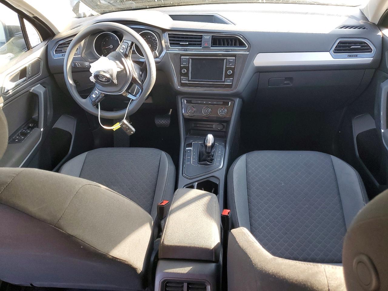 2020 VOLKSWAGEN TIGUAN S photo 8