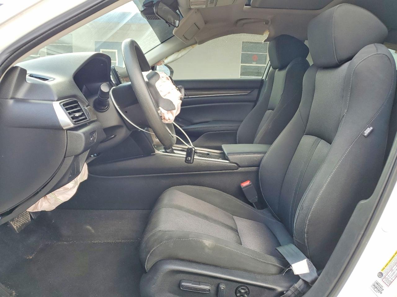 2018 HONDA ACCORD EX photo 7