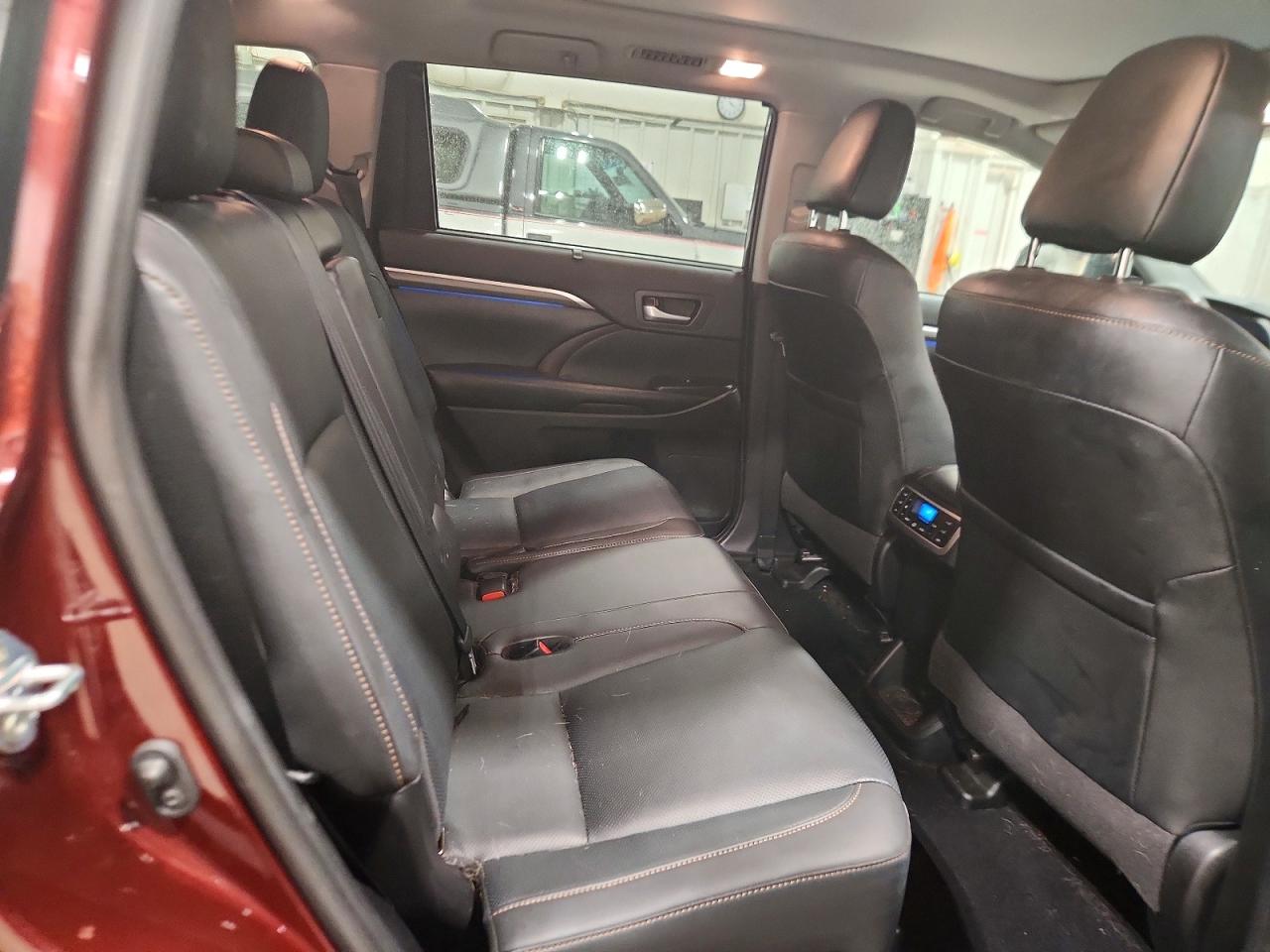 2019 TOYOTA HIGHLANDER LIMITED photo 11