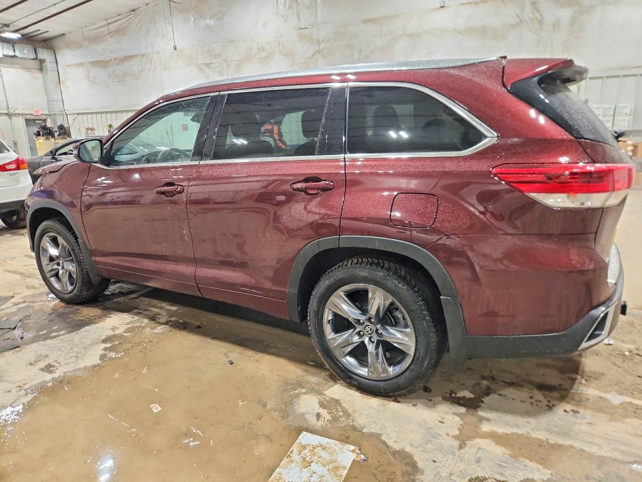 2019 TOYOTA HIGHLANDER LIMITED photo 2