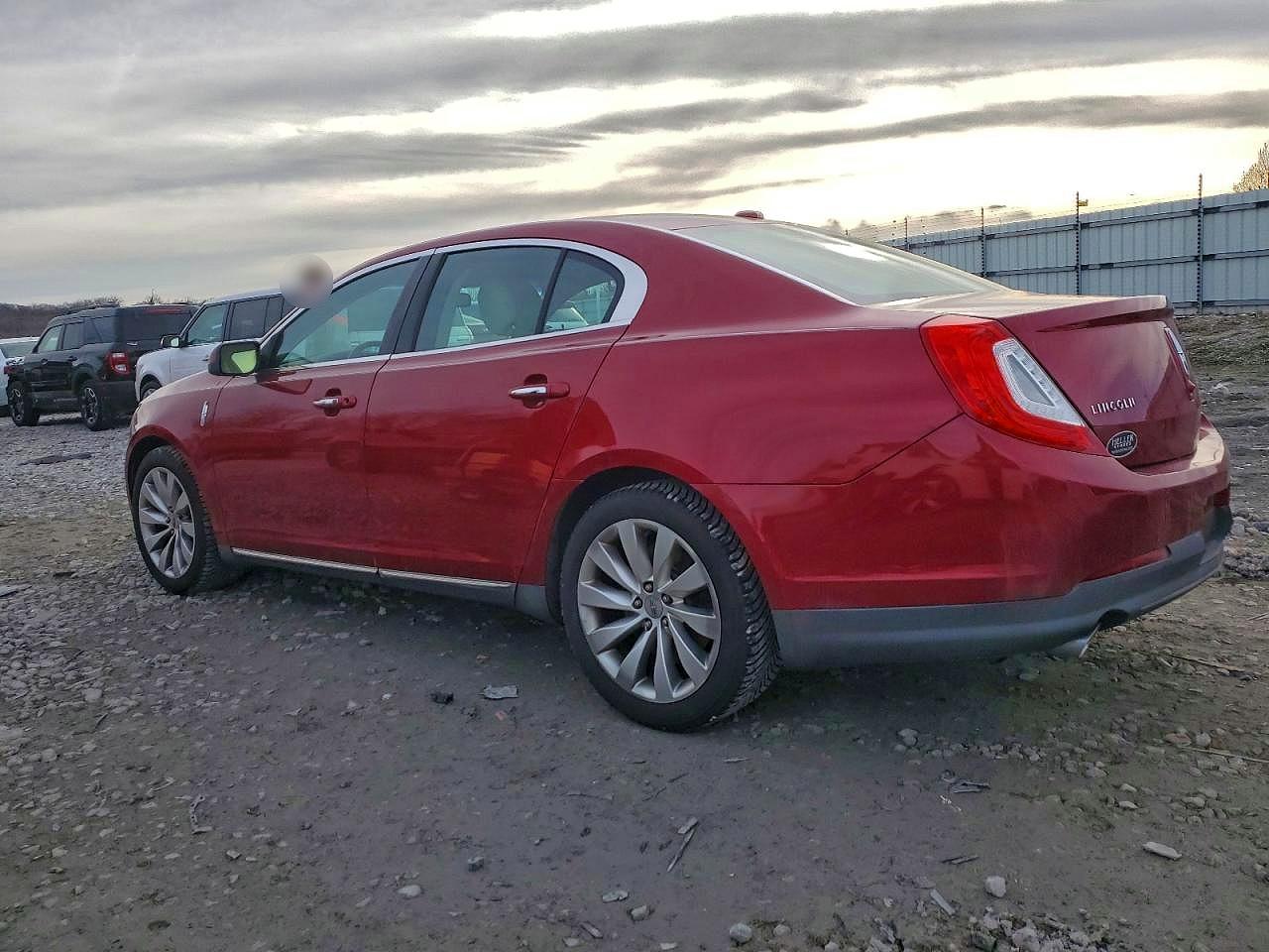 2013 LINCOLN MKS photo 2