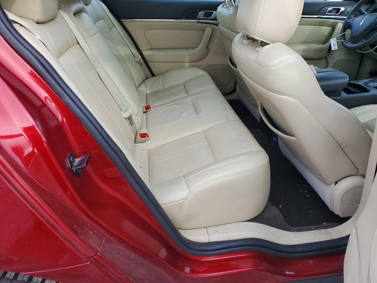 2013 LINCOLN MKS photo 10