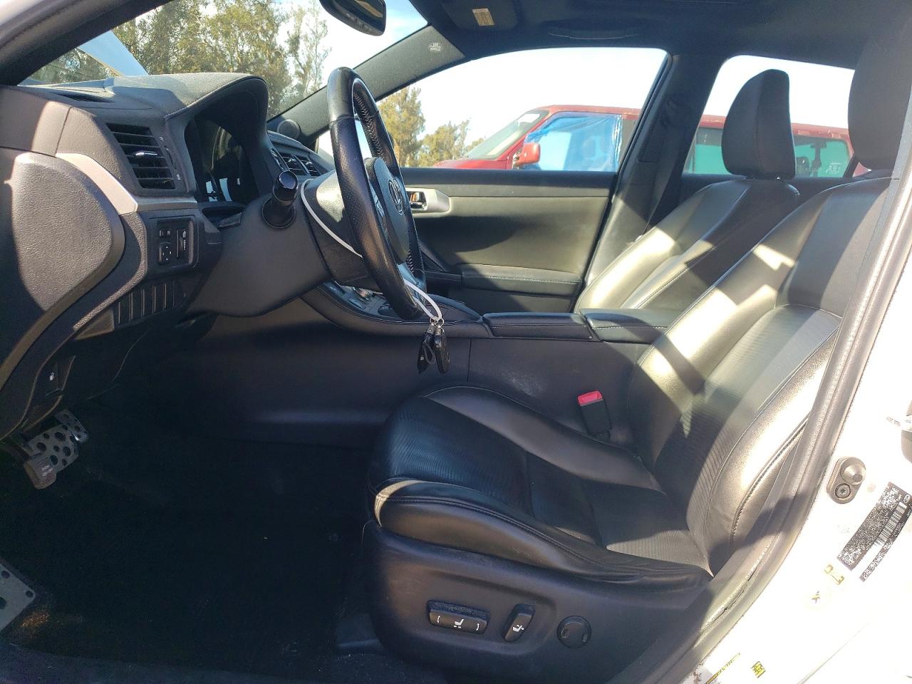 2013 LEXUS CT 200 photo 7