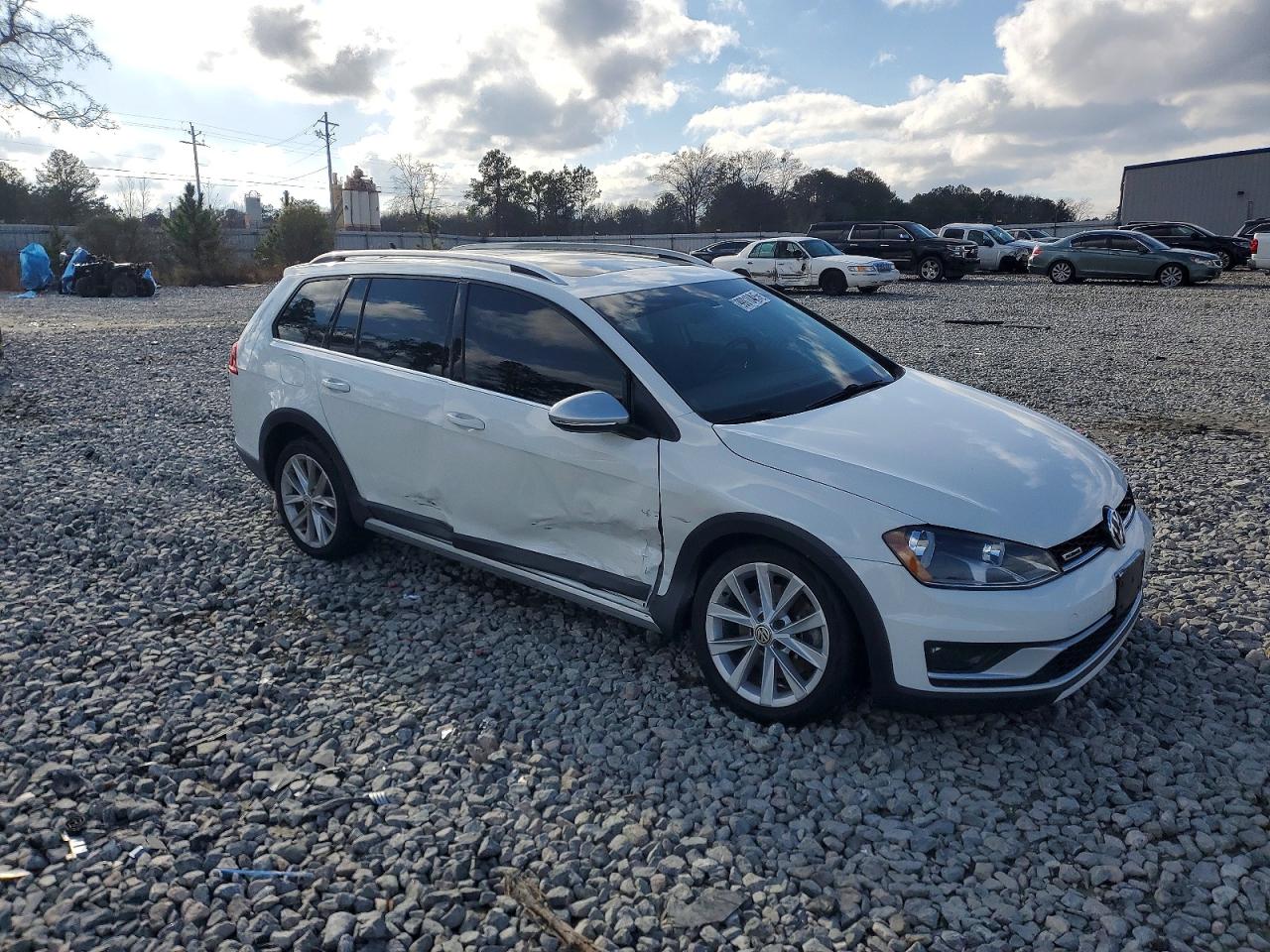 2017 VOLKSWAGEN GOLF ALLTRACK S photo 4