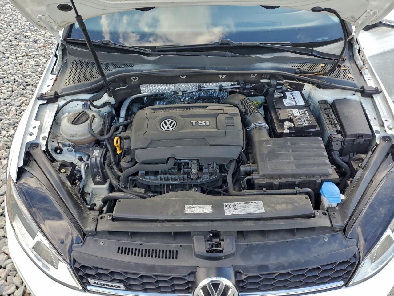 2017 VOLKSWAGEN GOLF ALLTRACK S photo 11