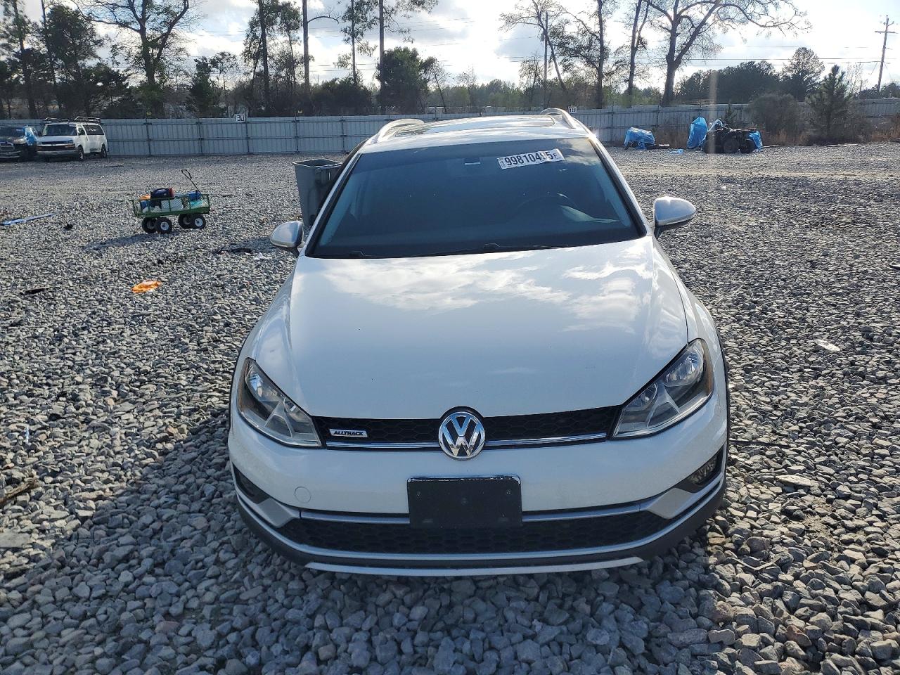 2017 VOLKSWAGEN GOLF ALLTRACK S photo 5