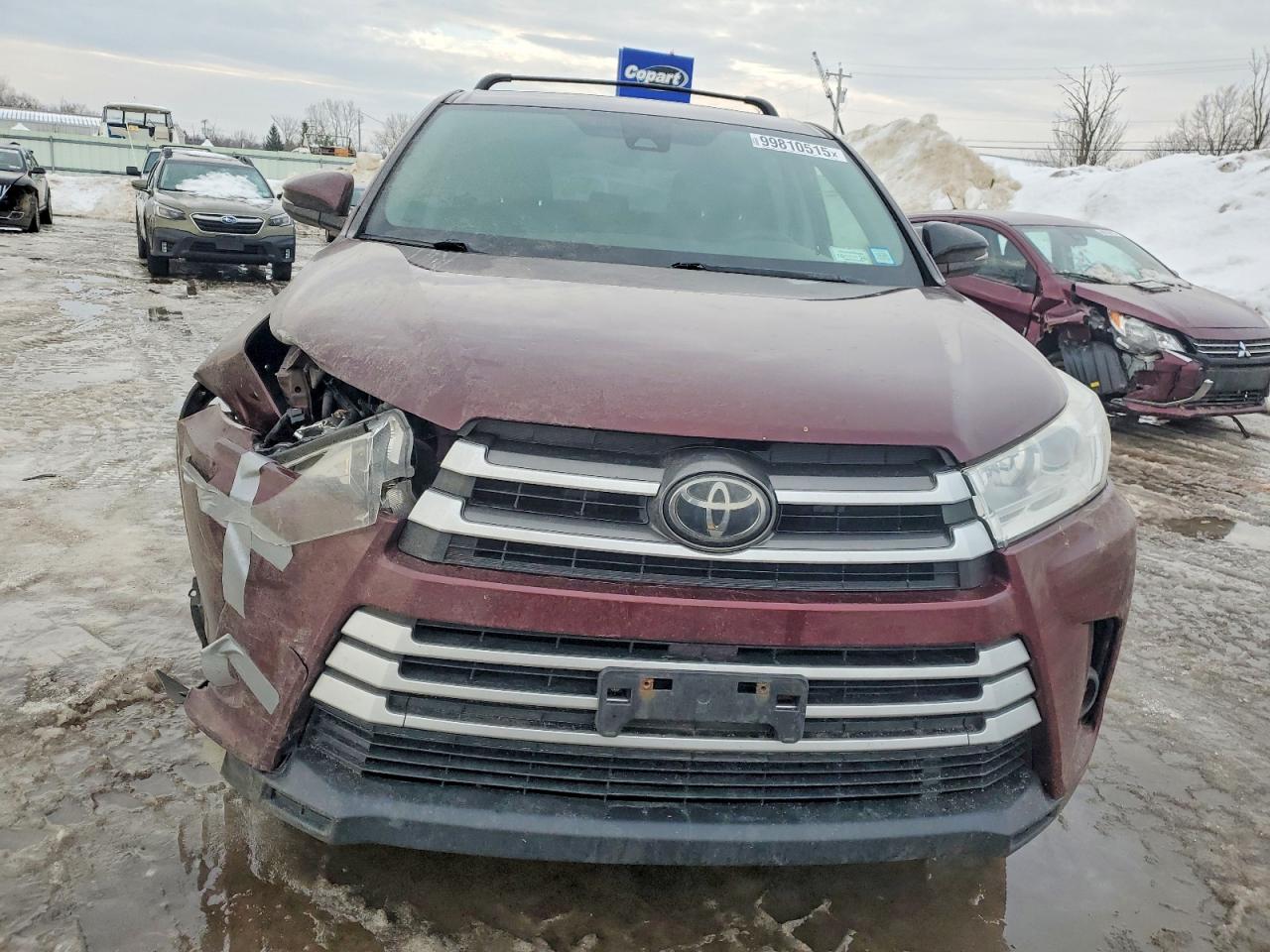 2017 TOYOTA HIGHLANDER LE photo 5