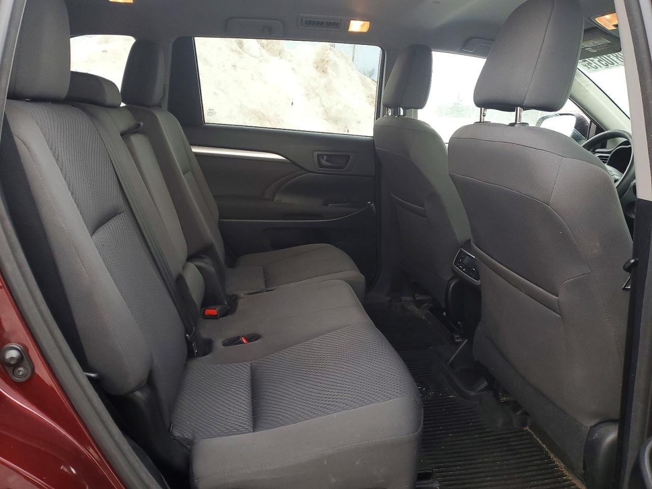 2017 TOYOTA HIGHLANDER LE photo 11