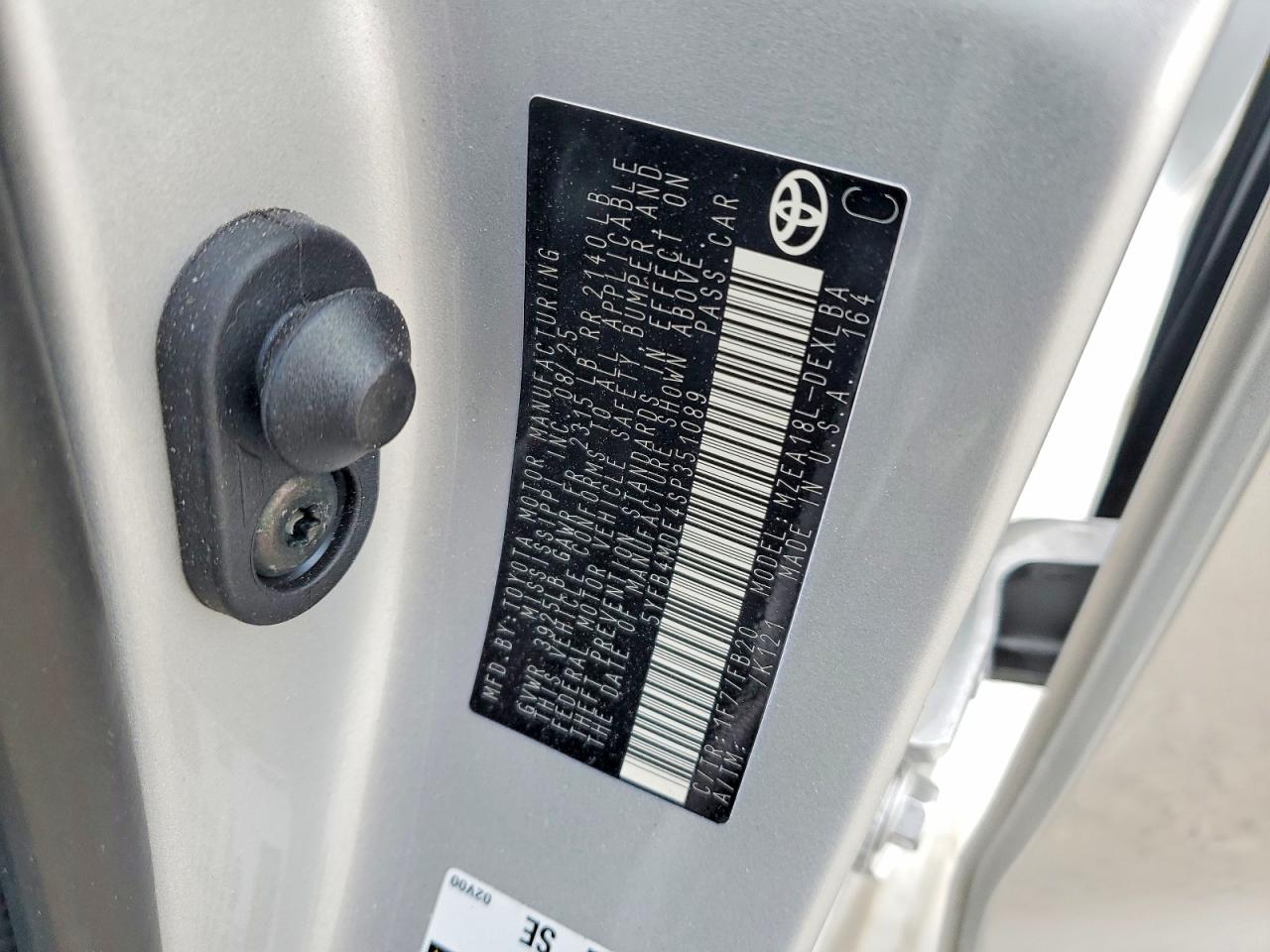 2025 TOYOTA COROLLA LE photo 12