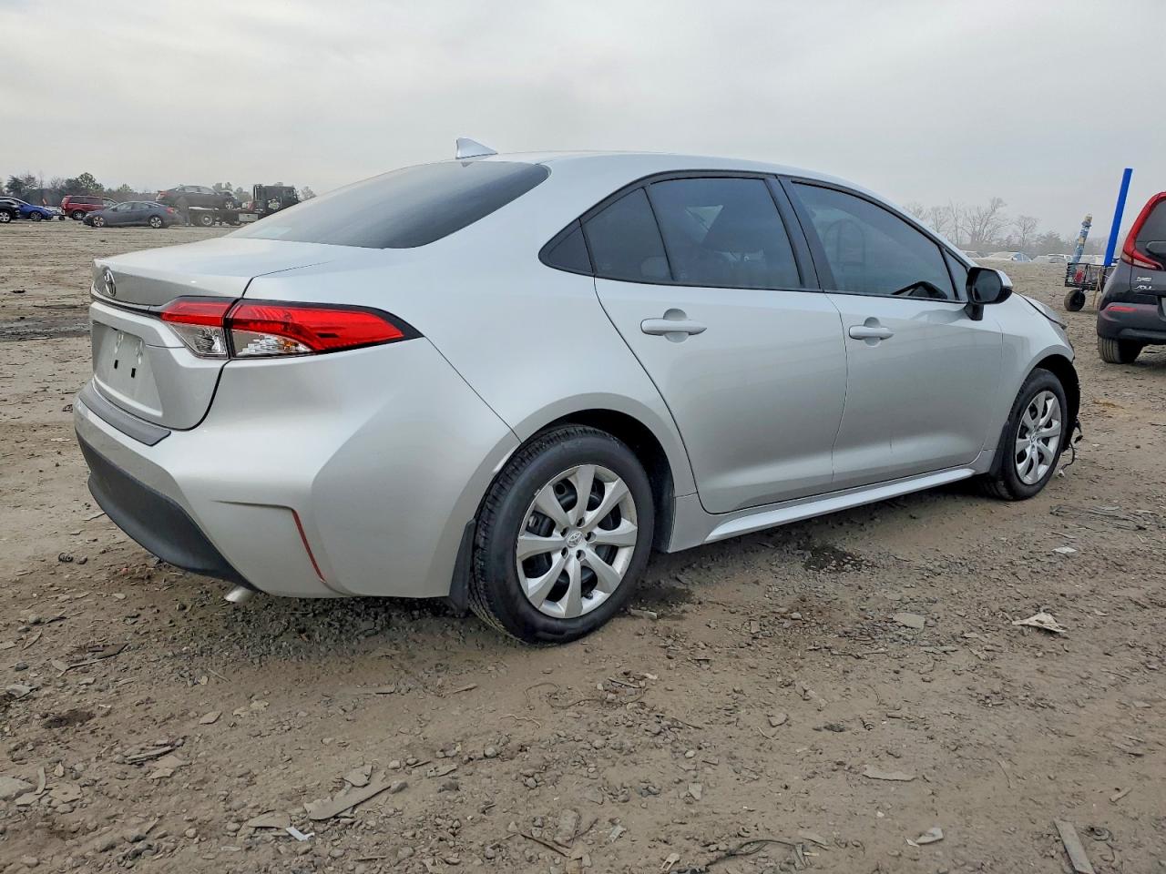 2025 TOYOTA COROLLA LE photo 3
