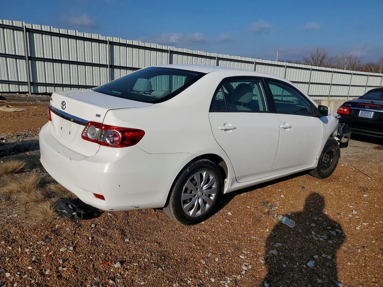 2012 TOYOTA COROLLA LE photo 3
