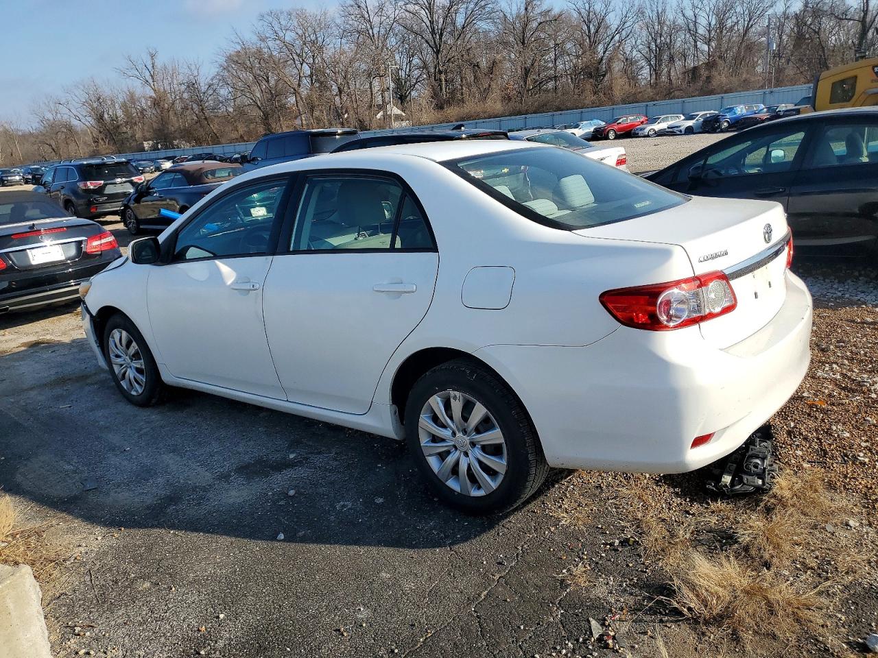 2012 TOYOTA COROLLA LE photo 2