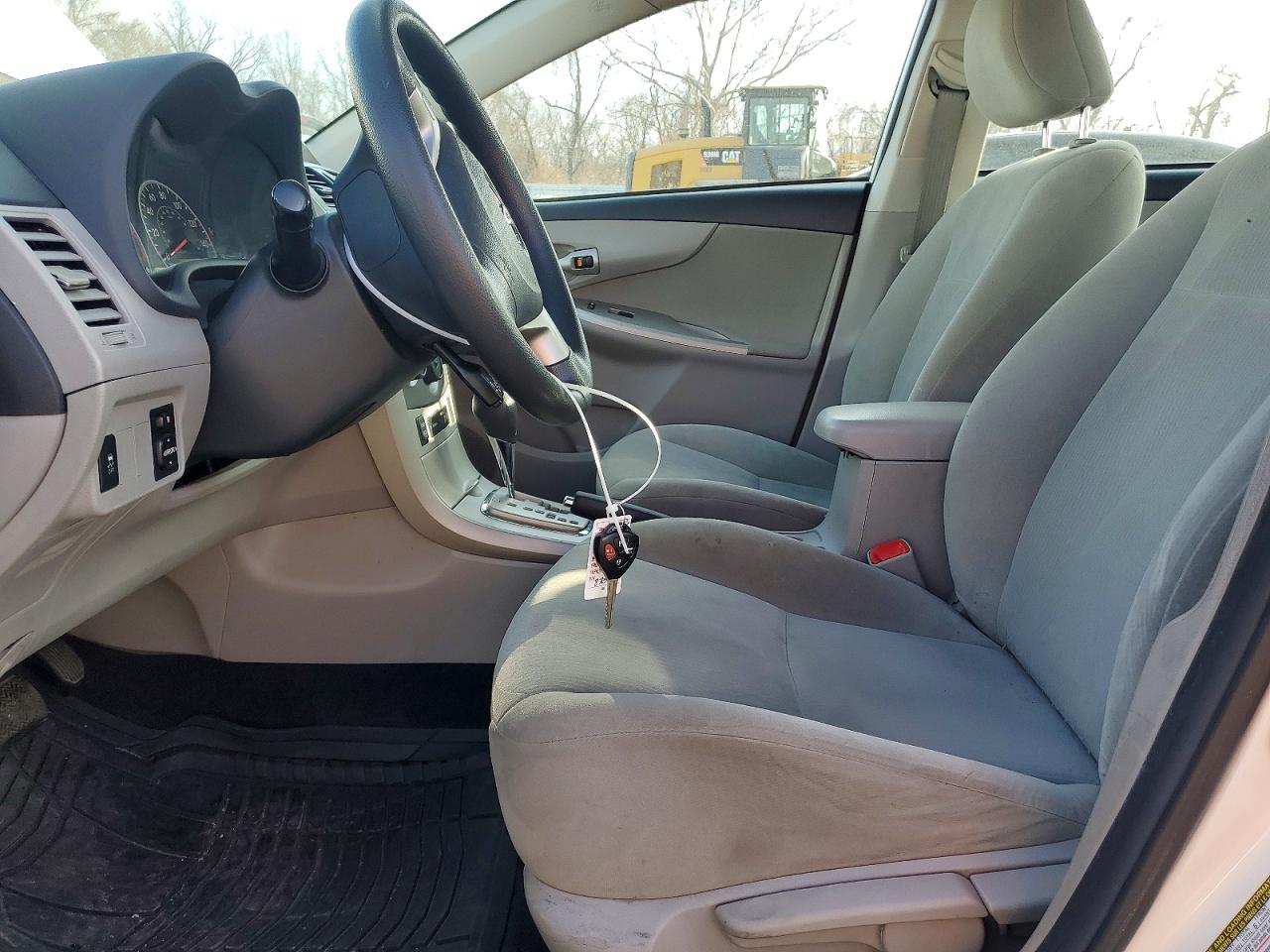 2012 TOYOTA COROLLA LE photo 7