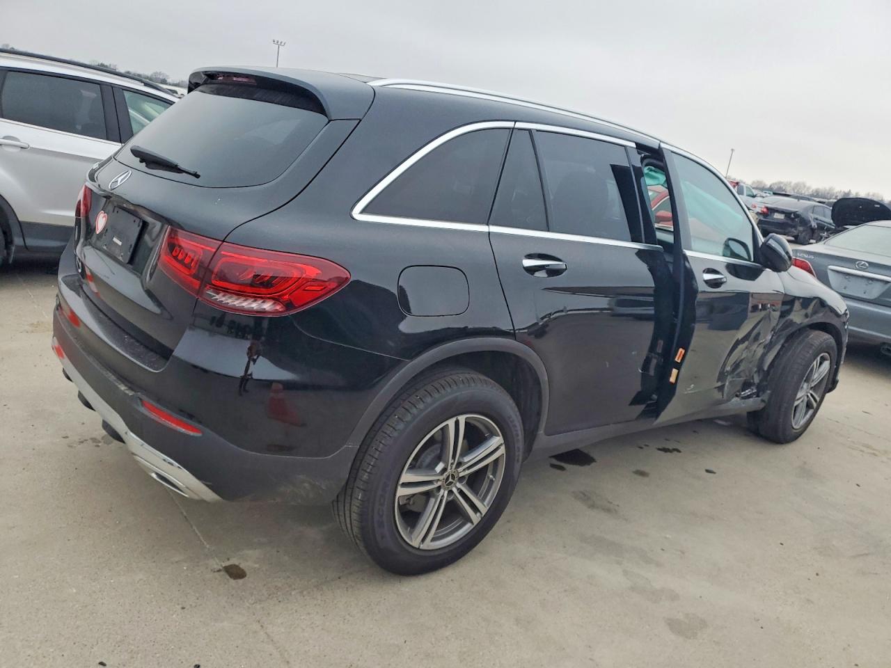 2020 MERCEDES-BENZ GLC 300 photo 3