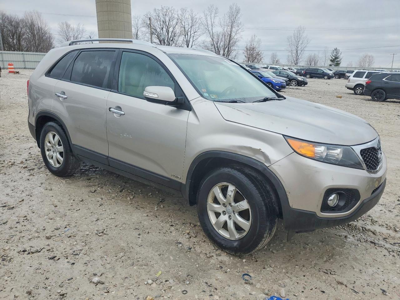 2012 KIA SORENTO BASE photo 4
