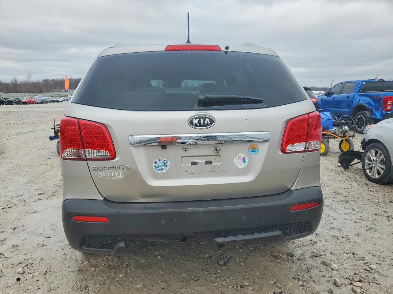 2012 KIA SORENTO BASE photo 6