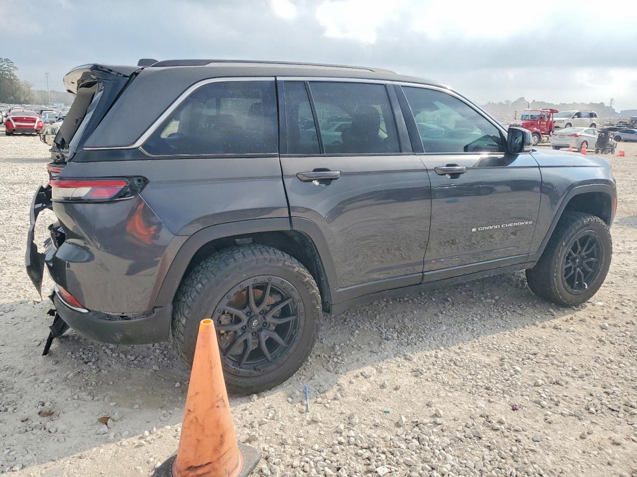 2022 JEEP GRAND CHEROKEE LIMITED photo 5