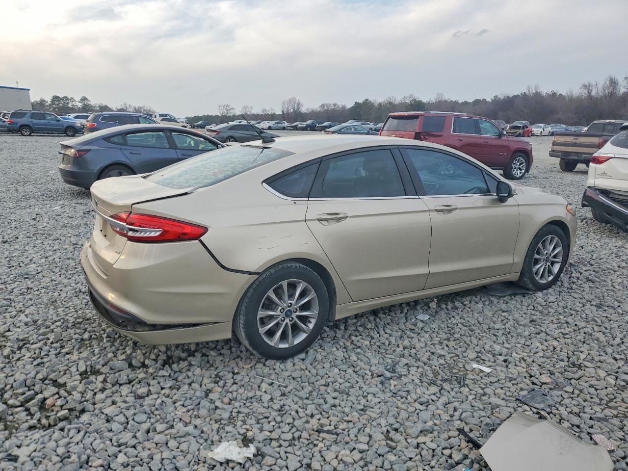 2017 FORD FUSION SE photo 3