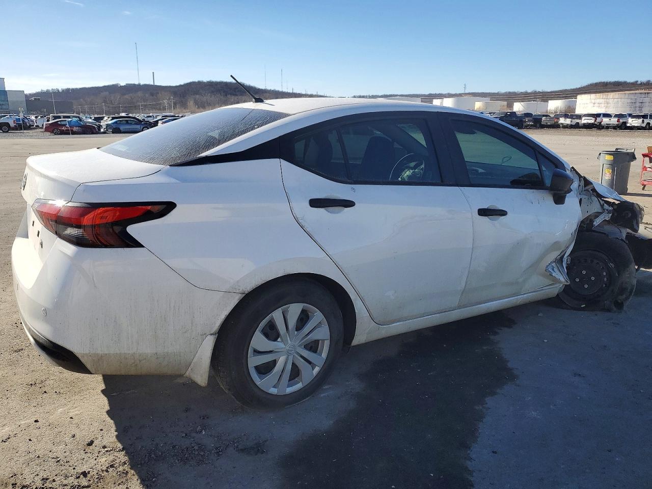 2024 NISSAN VERSA S photo 5