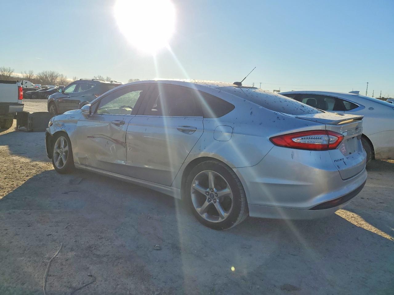2013 FORD FUSION SE photo 2