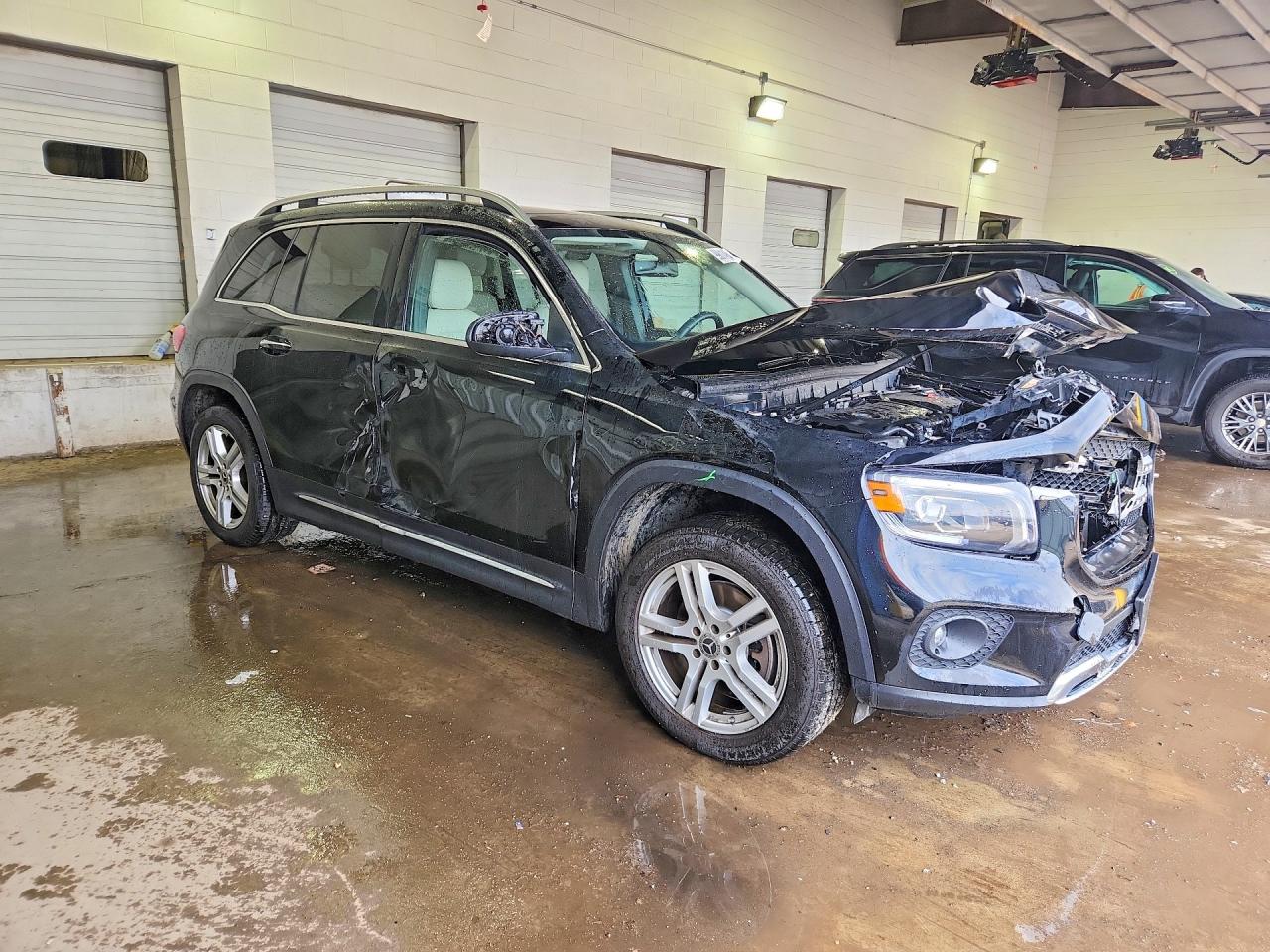2021 MERCEDES-BENZ GLB 250 4MATIC photo 4