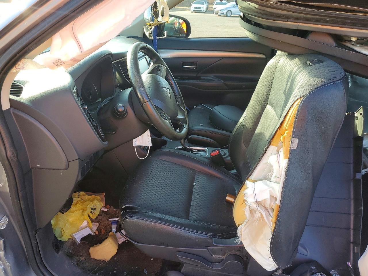 2015 MITSUBISHI OUTLANDER SE photo 13