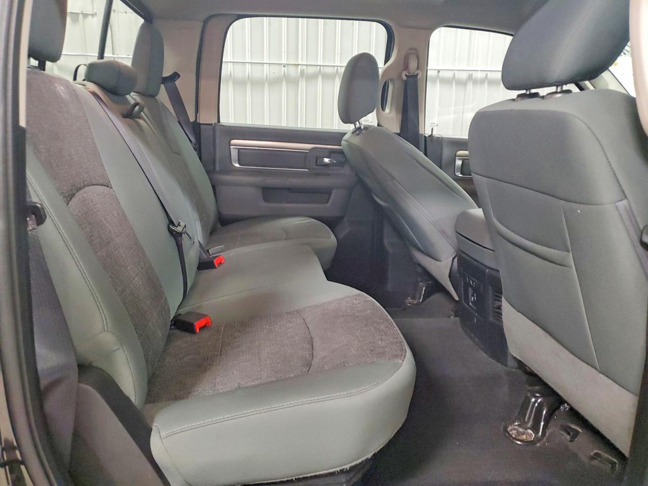 2017 RAM 1500 SLT photo 10
