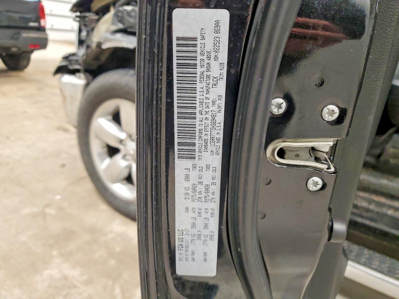 2017 RAM 1500 SLT photo 12