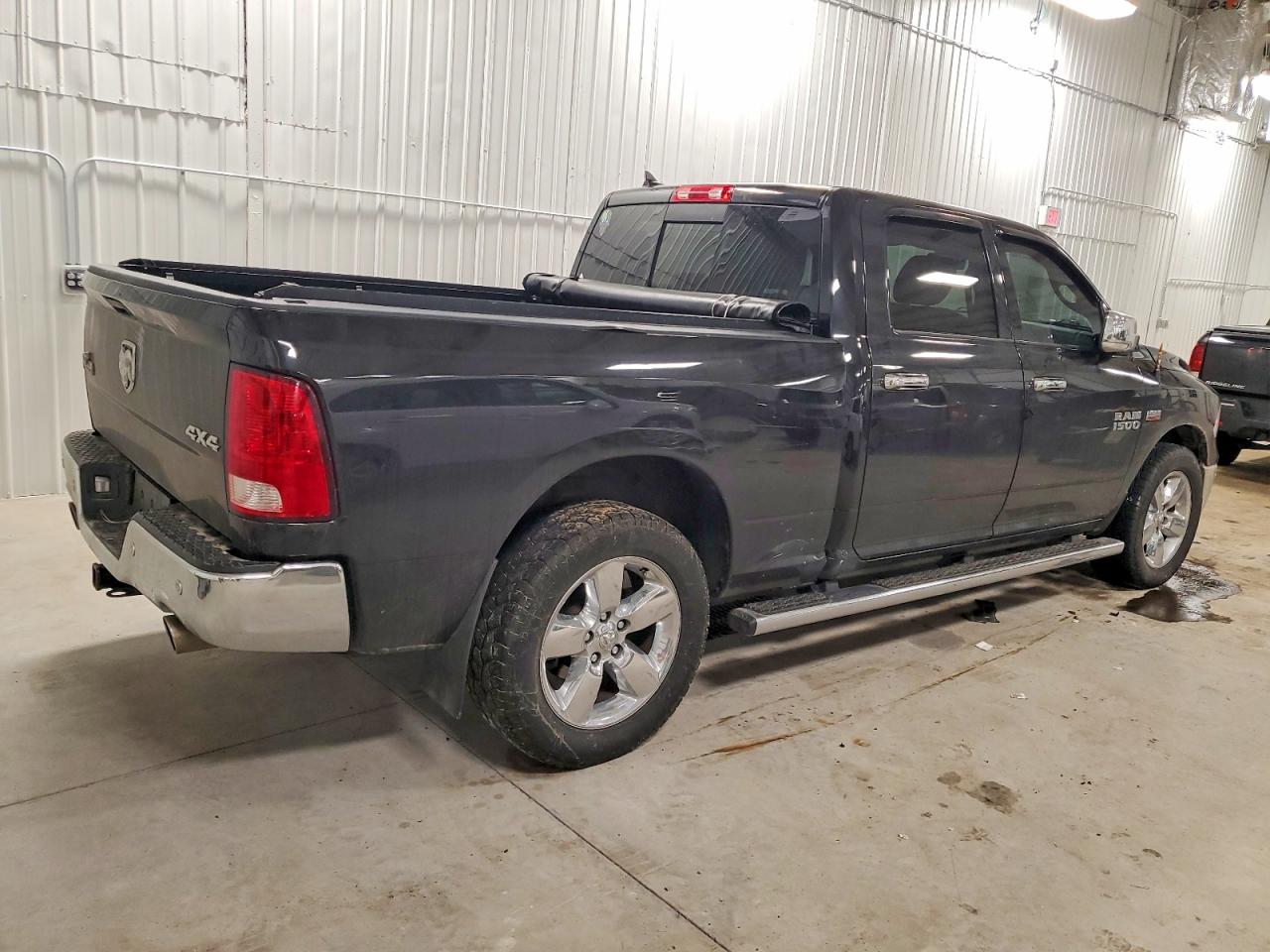 2017 RAM 1500 SLT photo 3