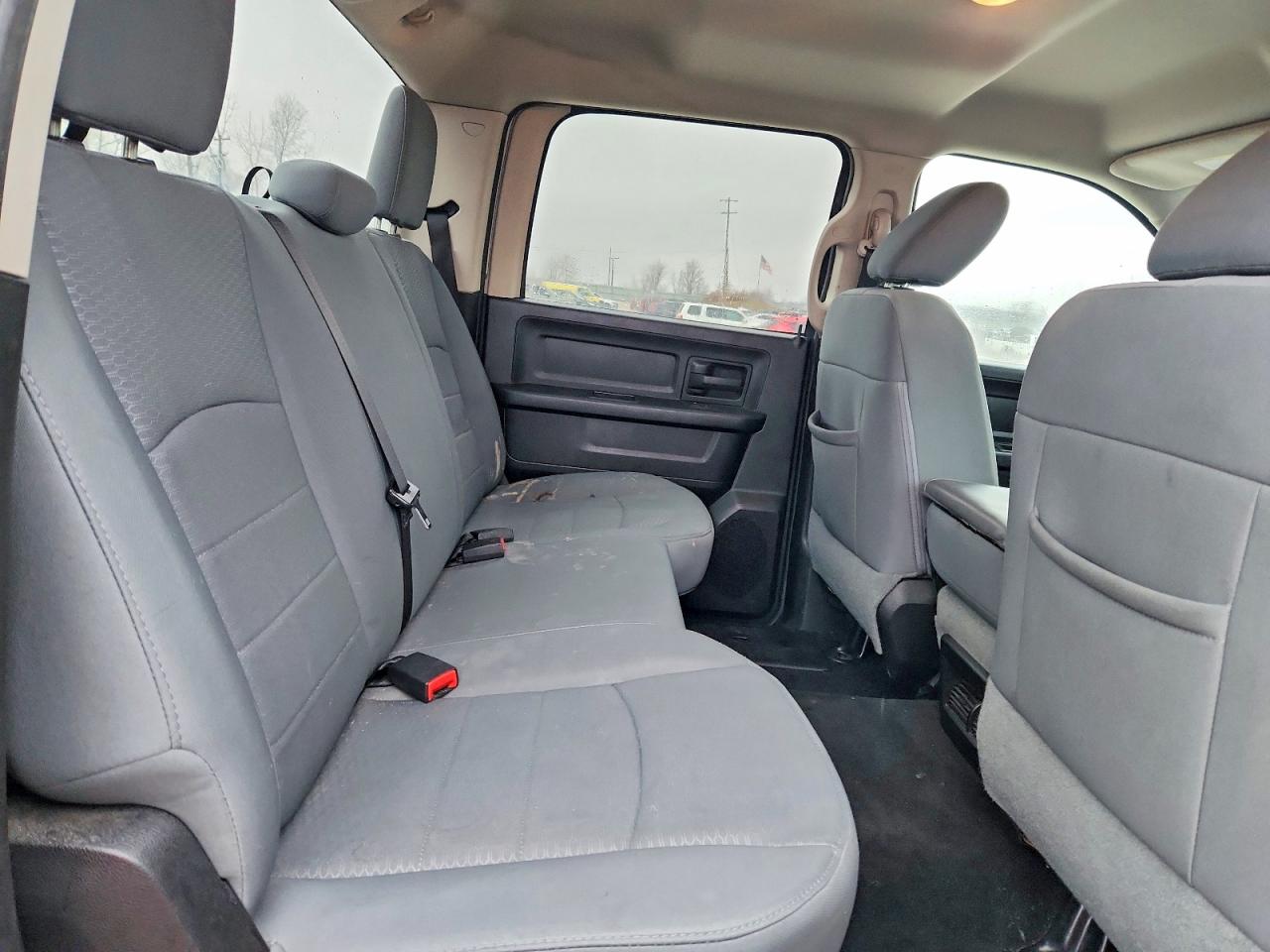 2014 RAM 1500 ST photo 28