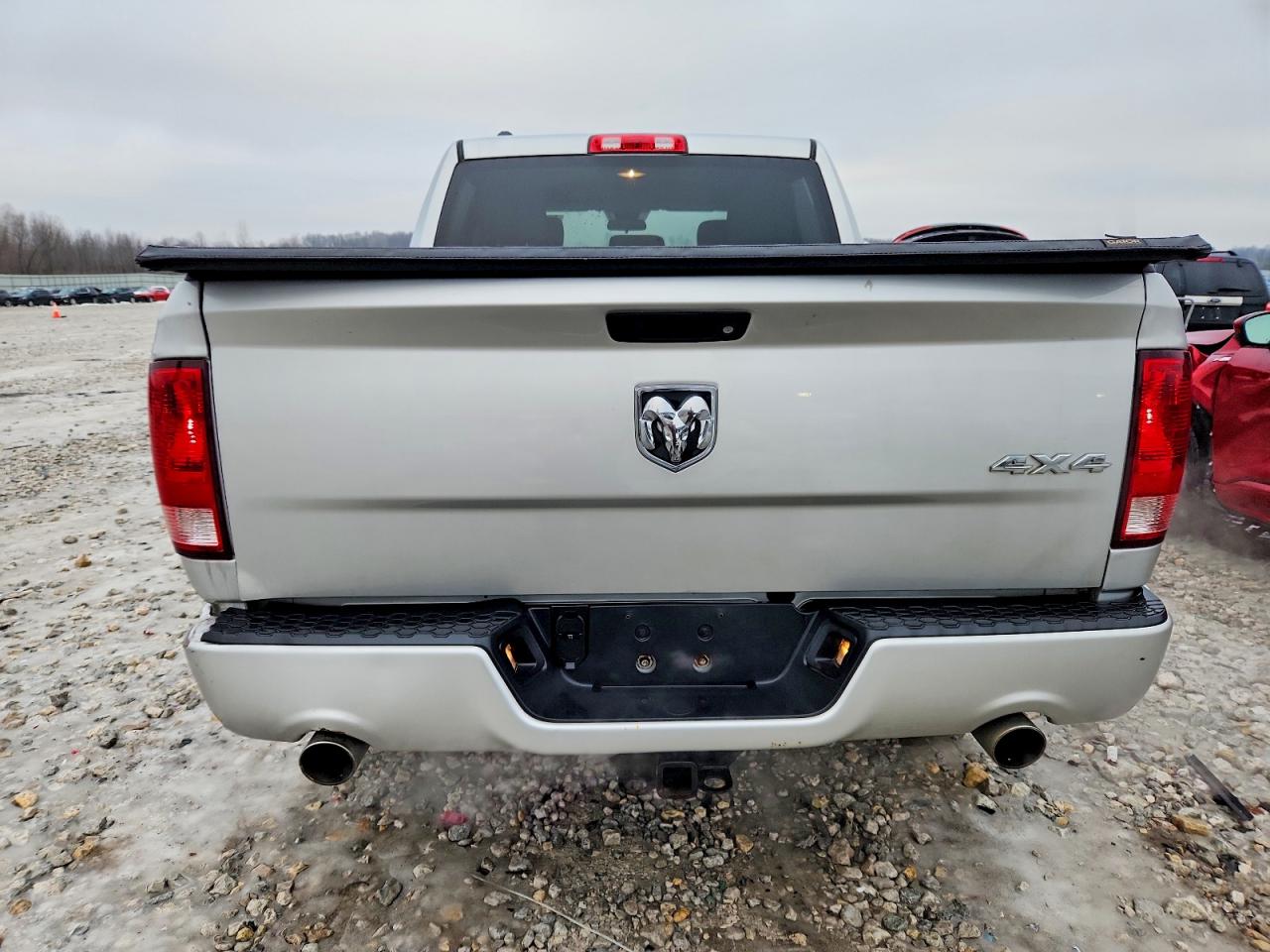 2014 RAM 1500 ST photo 16