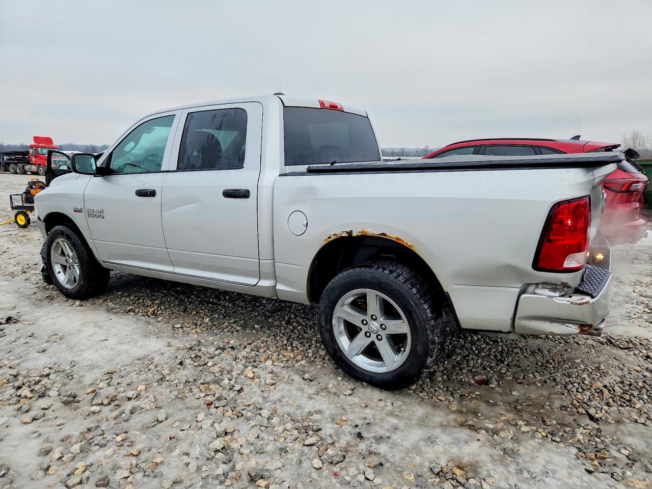 2014 RAM 1500 ST photo 4