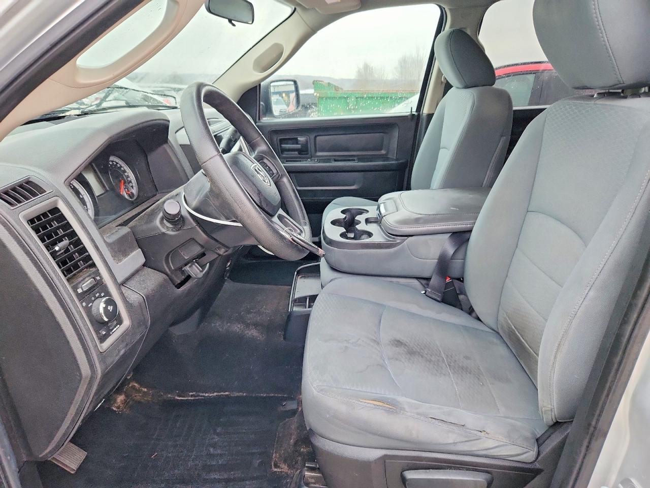 2014 RAM 1500 ST photo 19