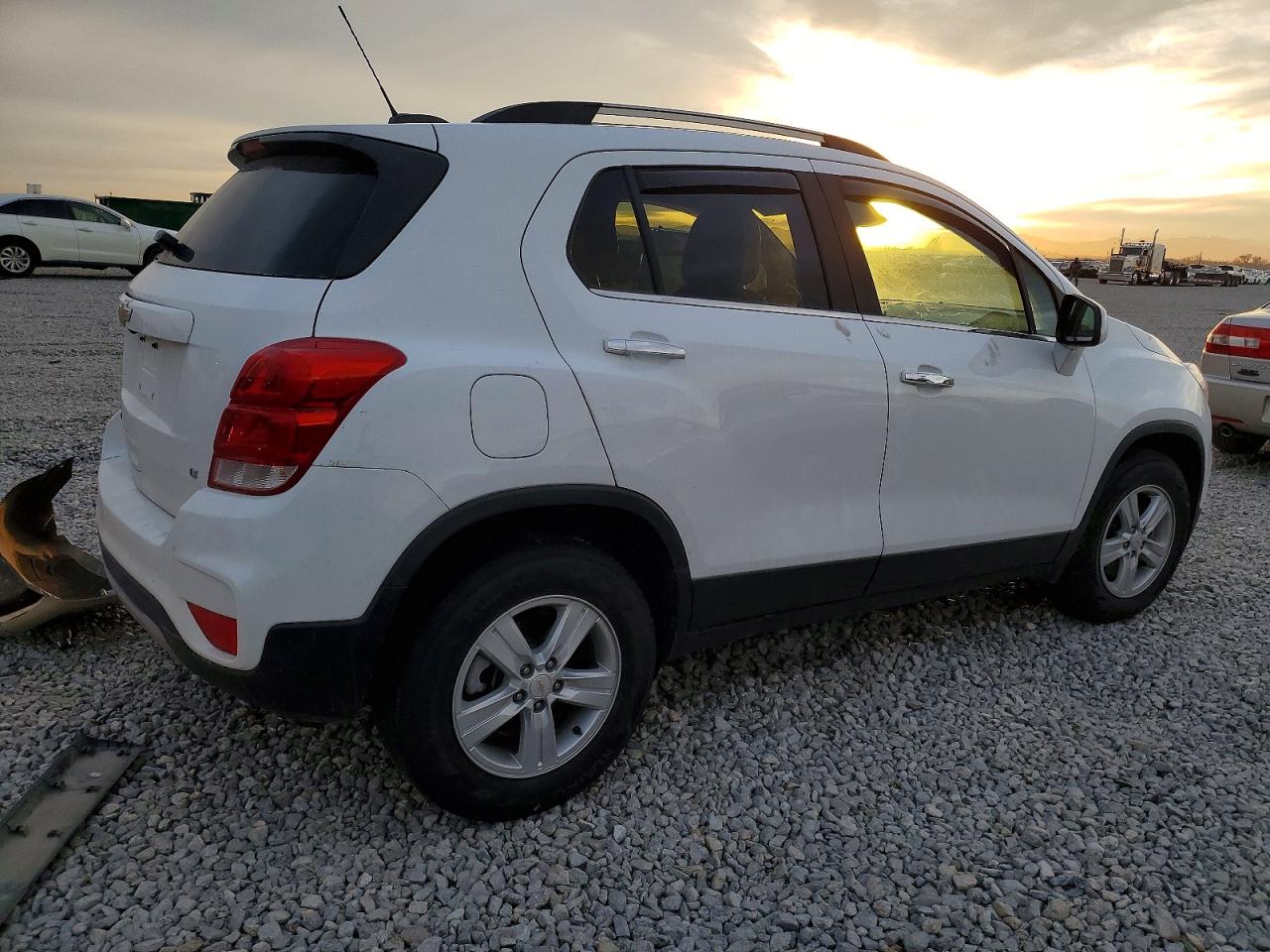 2020 CHEVROLET TRAX 1LT photo 3