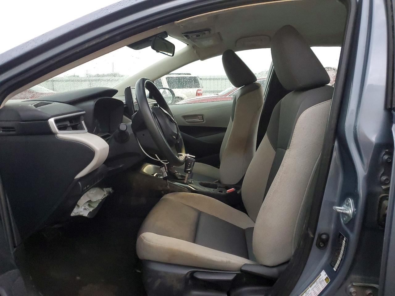2025 TOYOTA COROLLA LE photo 13