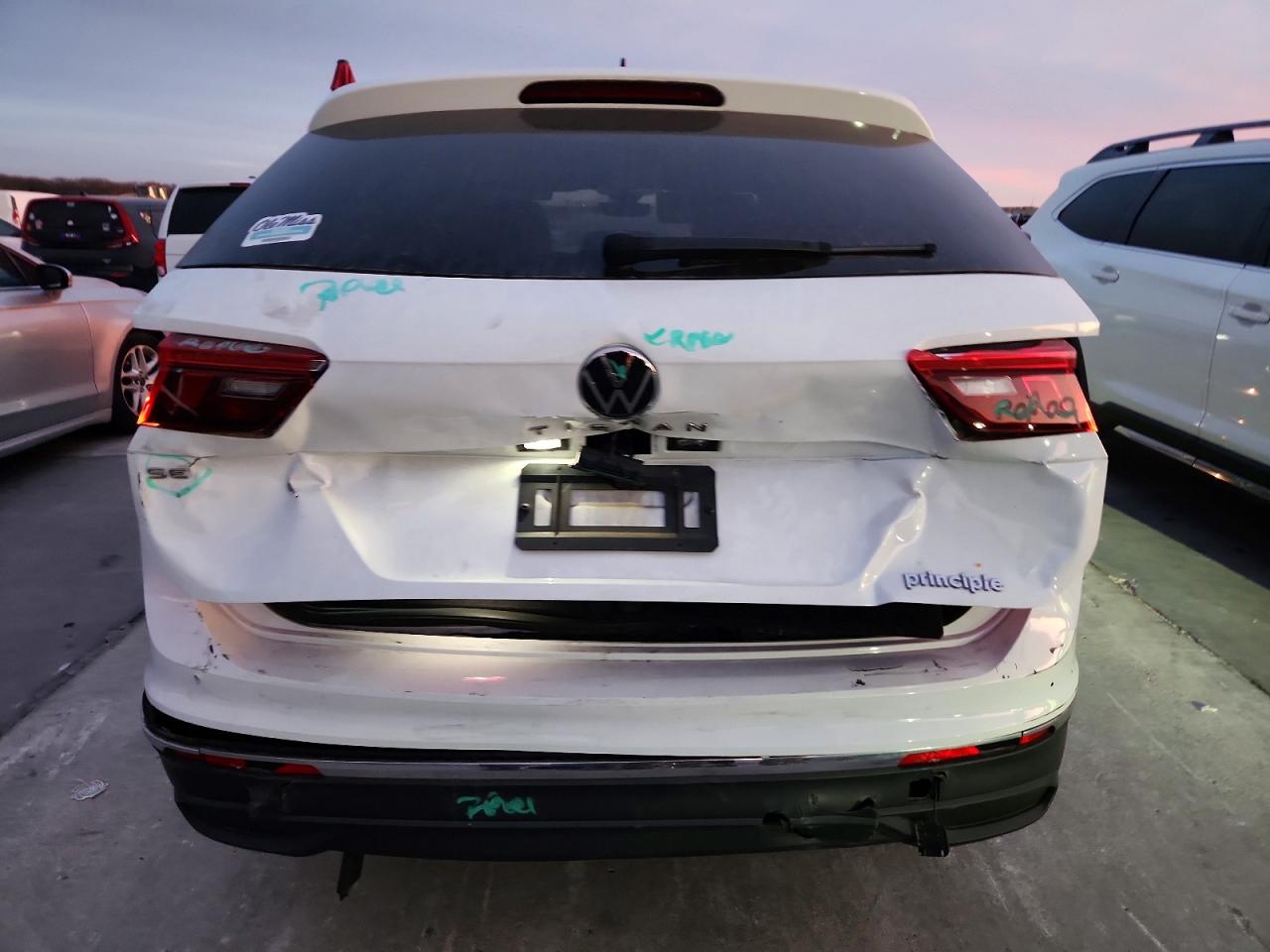 2024 VOLKSWAGEN TIGUAN SE photo 6