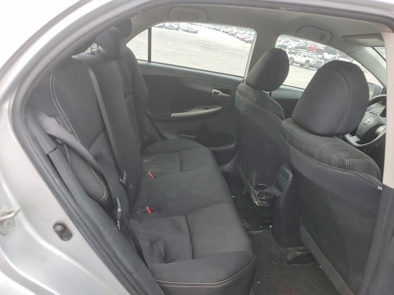 2013 TOYOTA COROLLA BASE photo 28