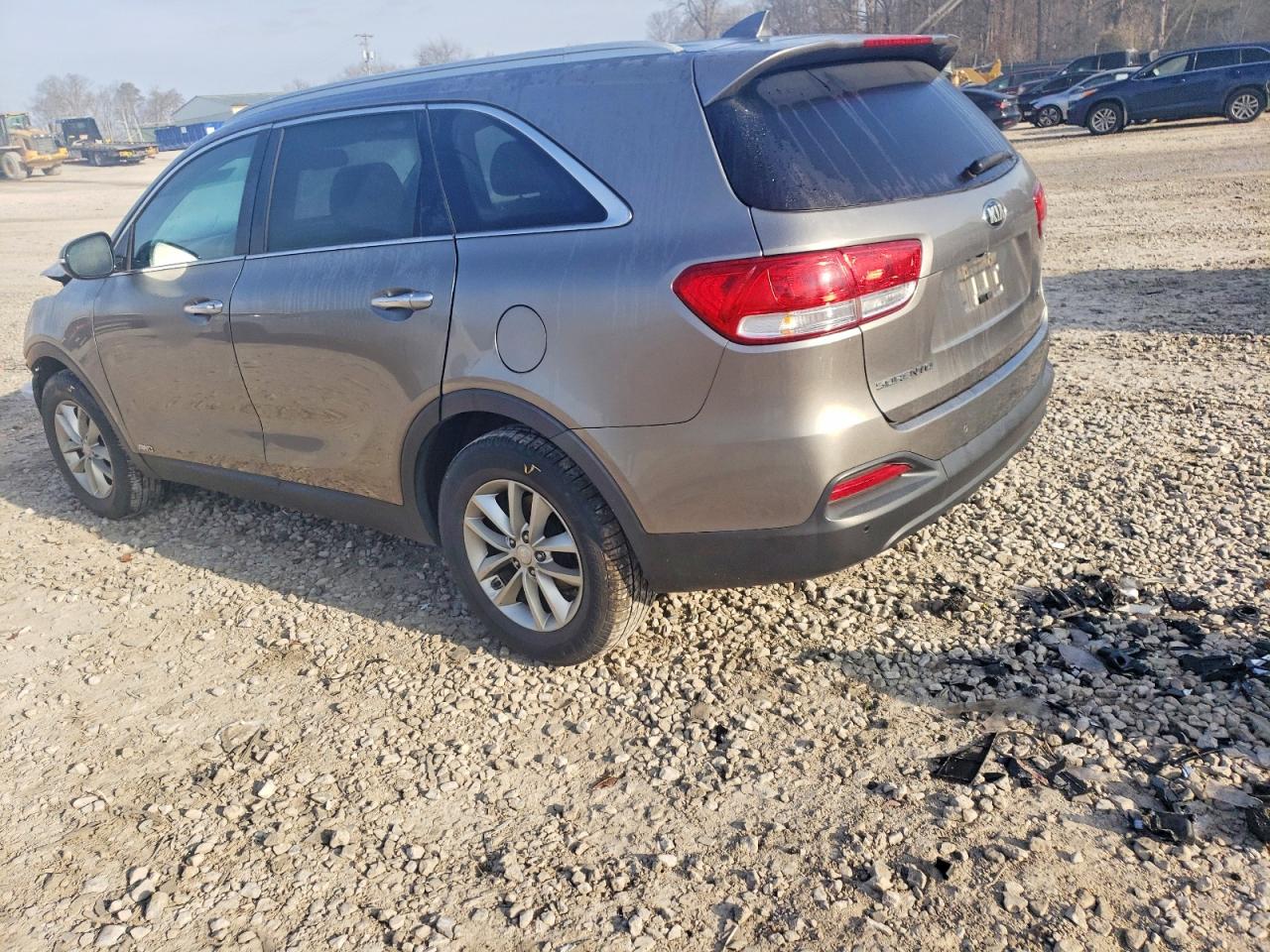 2016 KIA SORENTO LX photo 2
