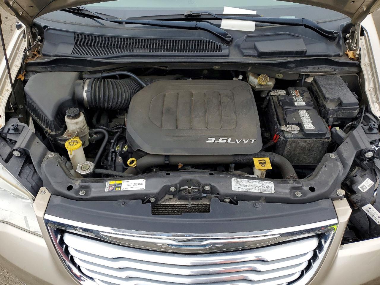 2013 CHRYSLER TOWN & COUNTRY TOURING photo 12