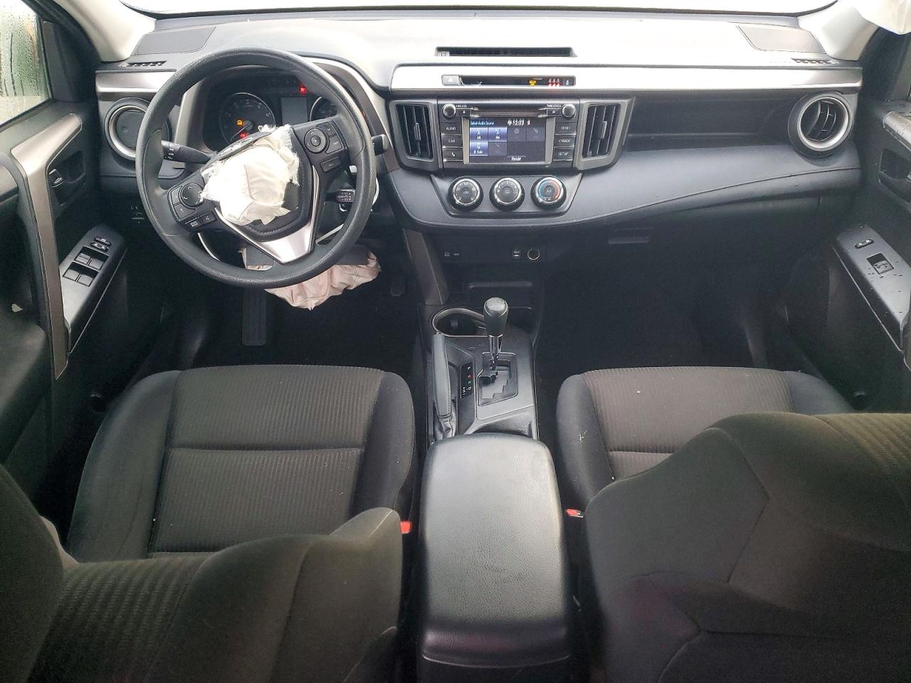 2017 TOYOTA RAV4 LE photo 8