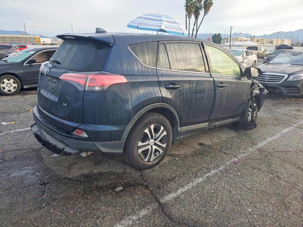 2017 TOYOTA RAV4 LE photo 3
