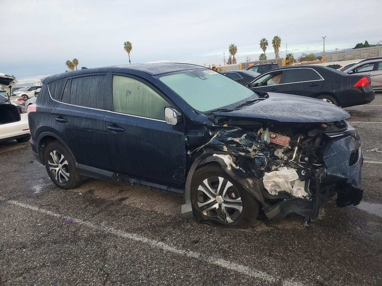 2017 TOYOTA RAV4 LE photo 4