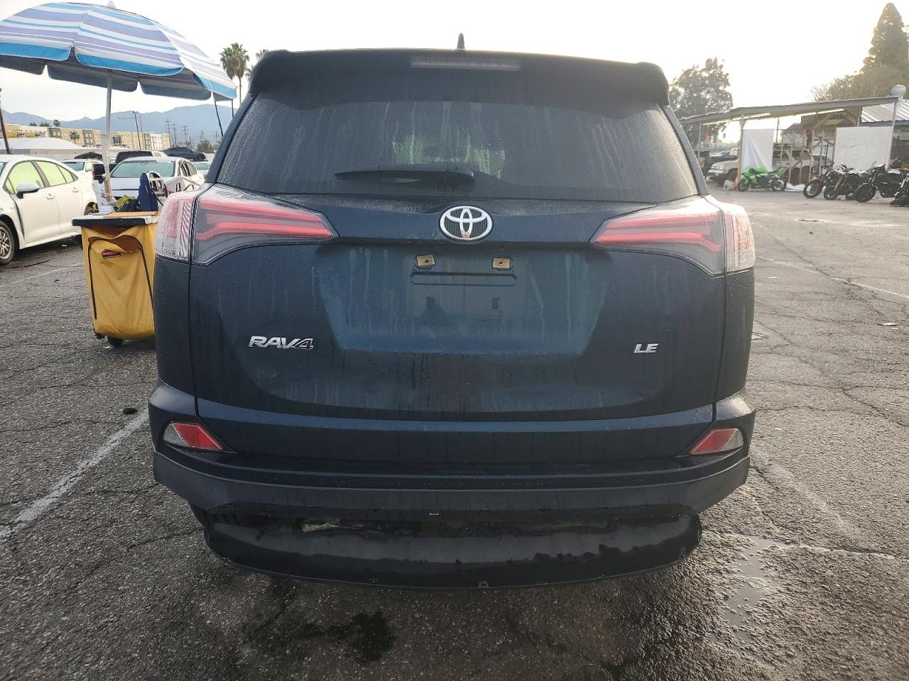 2017 TOYOTA RAV4 LE photo 6