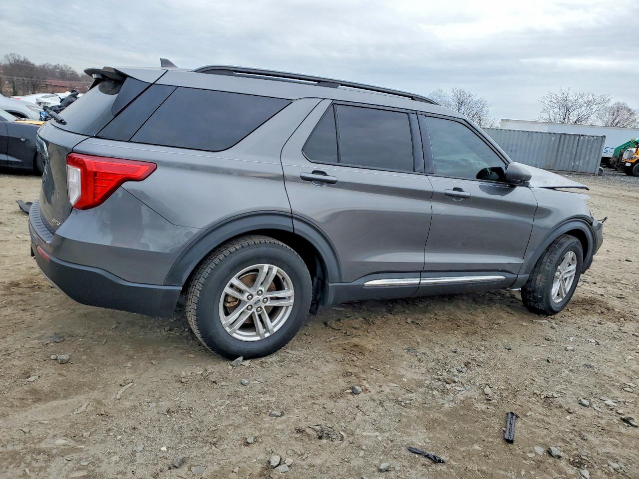 2021 FORD EXPLORER XLT photo 5