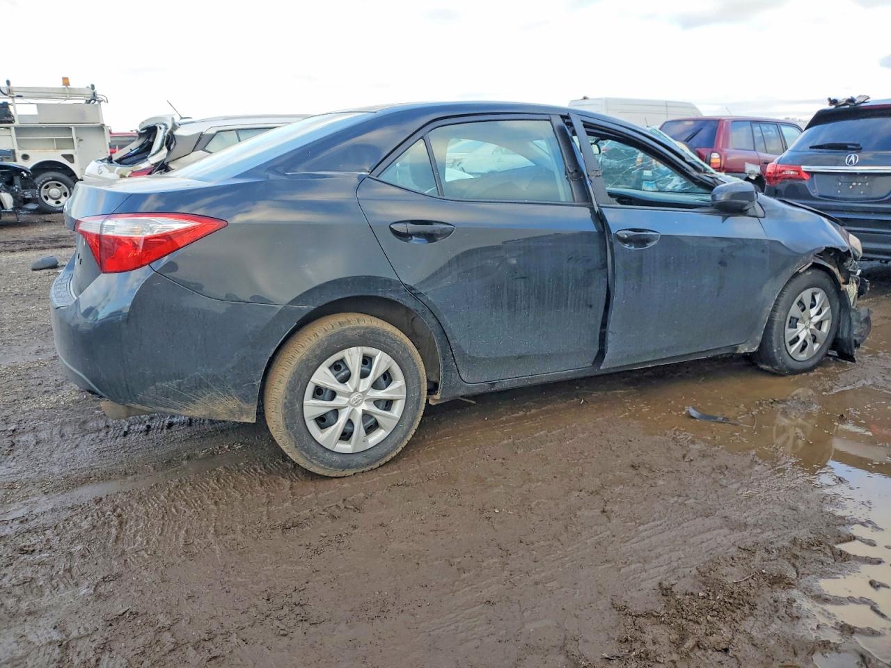 2014 TOYOTA COROLLA L photo 3