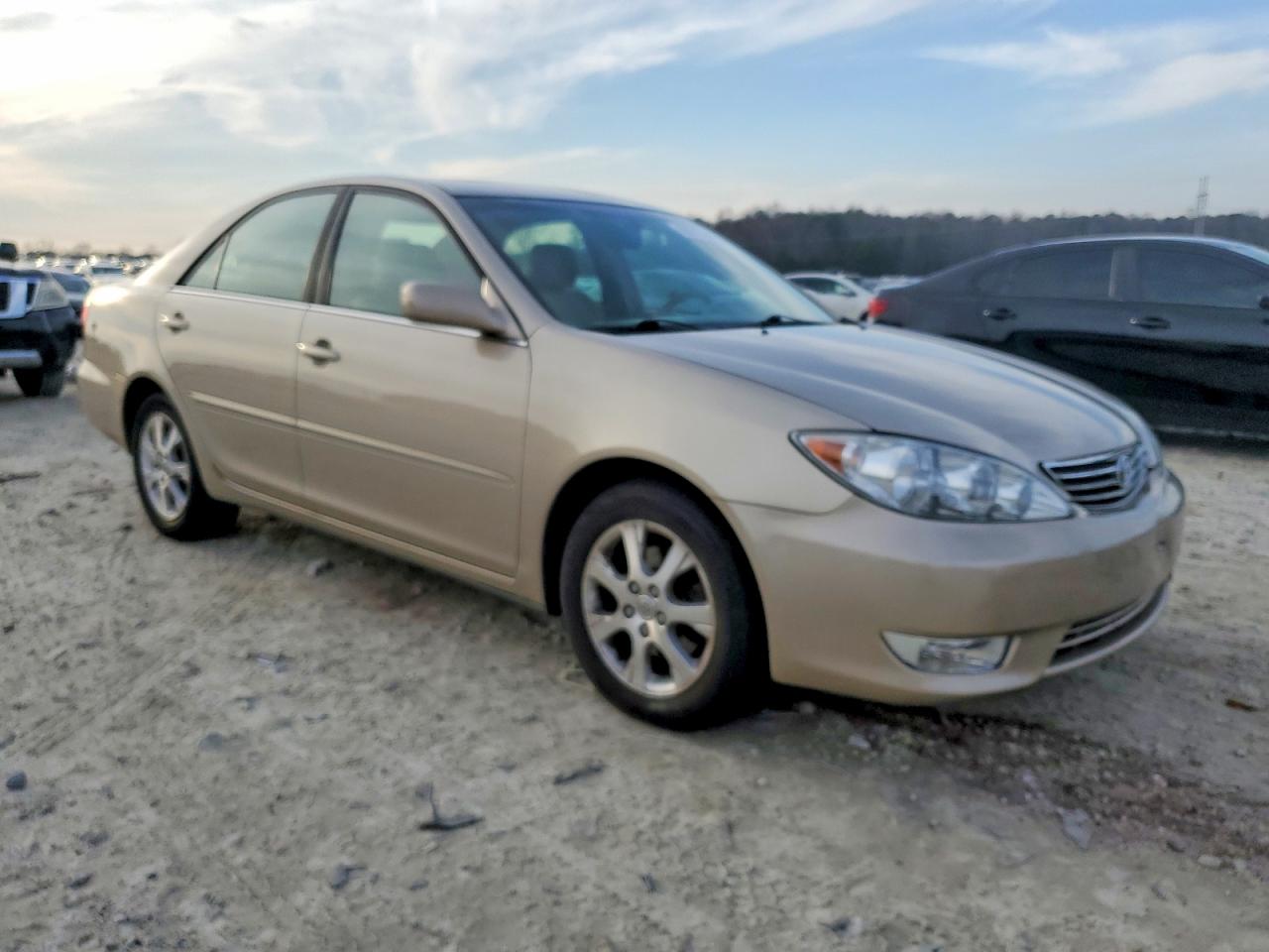 2005 TOYOTA CAMRY LE photo 4