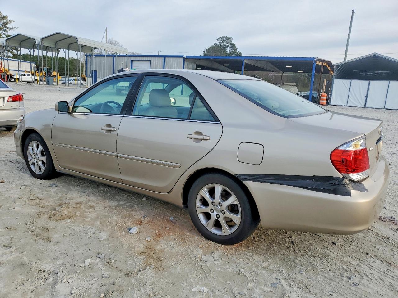 2005 TOYOTA CAMRY LE photo 2