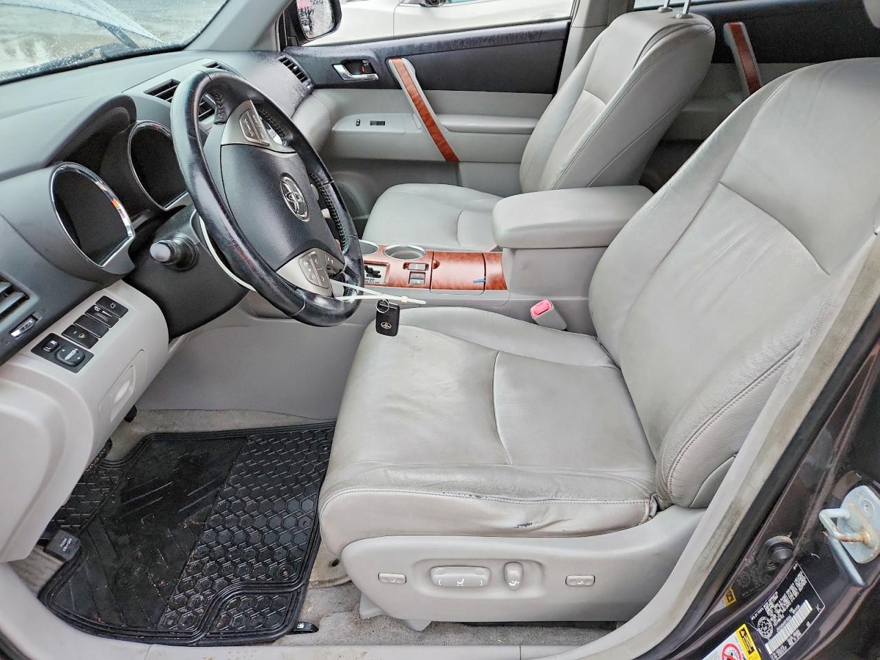 2009 TOYOTA HIGHLANDER LIMITED photo 7